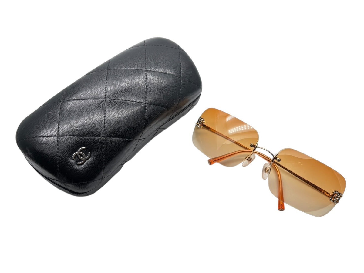 美品 CHANEL サングラス　ココマーク リムレス 2051 m329 CHANEL シャネル リムレス サングラス 4017-D c.125/56 サイズ62◻︎17