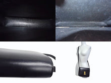 Load image into Gallery viewer, CELINE セリーヌ ショルダーバッグ クラシックボックス ミディアム 189173DLS カーフスキン ブラック ゴールド金具 美品 中古 4b003438