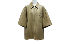 画像をギャラリービューアに読み込む, PRADA プラダ ナッパレザー ジップアップ半袖シャツ UPC210 サイズ50 24SS ベージュ トライアングルロゴパッチ 良品 中古 4b001240