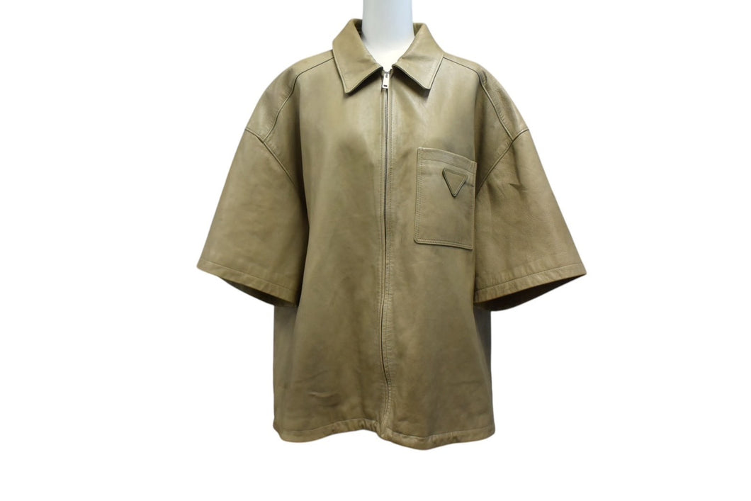 PRADA プラダ ナッパレザー ジップアップ半袖シャツ UPC210 サイズ50 24SS ベージュ トライアングルロゴパッチ 良品 中古 4b001240