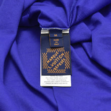 画像をギャラリービューアに読み込む, 新品同様 LOUIS VUITTON ルイヴィトン 25SS 半袖Tシャツ RM251M NPG HSY91W サイズM パープル ラインストーン 中古 4b010007