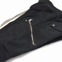 Load image into Gallery viewer, Rick Owens リックオウエンス 20AW Cargo Jog カーゴジョグ コットン ブラック シルバー金具 RU20F3396-BA サイズ48 美品 中古 4b010014
