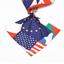 画像をギャラリービューアに読み込む, LOUIS VUITTON ルイヴィトン ビジューサックフラッグス キーホルダー キーリング チャーム MP2485 マルチカラー 国旗 美品 中古 4b010027