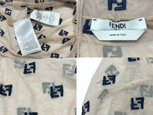 Load image into Gallery viewer, FENDI フェンディ シアー 長袖トップス FS7193 サイズ36 ハイネック ジップ FFロゴ 総柄 刺繍 ベージュ 美品 中古 4b002288