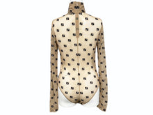 Load image into Gallery viewer, FENDI フェンディ シアー 長袖トップス FS7193 サイズ36 ハイネック ジップ FFロゴ 総柄 刺繍 ベージュ 美品 中古 4b002288