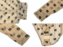 Load image into Gallery viewer, FENDI フェンディ シアー 長袖トップス FS7193 サイズ36 ハイネック ジップ FFロゴ 総柄 刺繍 ベージュ 美品 中古 4b002288