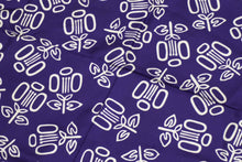 画像をギャラリービューアに読み込む, Givenchy ジバンシー フラワー 柄 スカーフ ネイビー ホワイト ロゴ 小物 大判 総柄 美品 中古 32432