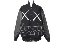 画像をギャラリービューアに読み込む, A BATHING APE アベイシングエイプ BAPE ×KAWS カウズ スタジャン 歯型 バーシティジャケット ブラック S メンズ 美品 中古 44707