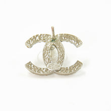 画像をギャラリービューアに読み込む, 極美品 CHANEL シャネル ピアス ココマーク 両耳 アクセサリー 02P刻印 4.4g シルバー ラインストーン メタル 中古 4b009603