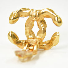 画像をギャラリービューアに読み込む, 極美品 CHANEL シャネル イヤリング ココマーク チェーン柄 両耳 02P刻印 10.6g メタル ブラック ゴールド金具 中古 4b009605