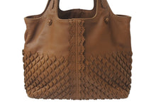 画像をギャラリービューアに読み込む, BOTTEGA VENETA ボッテガヴェネタ イントレチャート 花柄 ハンドバッグ イタリア製 レザー ブラウン 美品 中古 4c075707