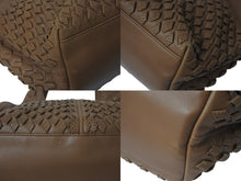 画像をギャラリービューアに読み込む, BOTTEGA VENETA ボッテガヴェネタ イントレチャート 花柄 ハンドバッグ イタリア製 レザー ブラウン 美品 中古 4c075707