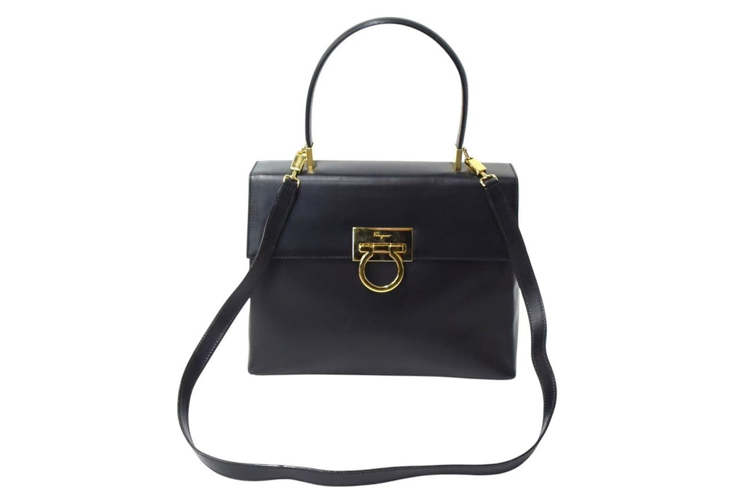 Salvatore Ferragamo サルヴァトーレフェラガモ ガンチーニ 2WAYバッグ ハンドバッグ ブラック カーフ 美品 中古 4b000137