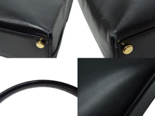 Load image into Gallery viewer, Salvatore Ferragamo サルヴァトーレフェラガモ ガンチーニ 2WAYバッグ ハンドバッグ ブラック カーフ 美品 中古 4b000137