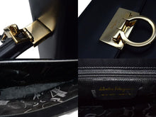 Load image into Gallery viewer, Salvatore Ferragamo サルヴァトーレフェラガモ ガンチーニ 2WAYバッグ ハンドバッグ ブラック カーフ 美品 中古 4b000137