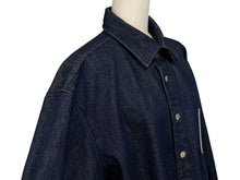 画像をギャラリービューアに読み込む, 極美品 RAF SIMONS ラフシモンズ AW18/19 オーバーサイズ デニム 長袖シャツ インディゴ ロゴワッペン コットン ブルー 182-241 サイズM 中古 4b000262