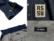 画像をギャラリービューアに読み込む, 極美品 RAF SIMONS ラフシモンズ AW18/19 オーバーサイズ デニム 長袖シャツ インディゴ ロゴワッペン コットン ブルー 182-241 サイズM 中古 4b000262