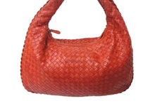 画像をギャラリービューアに読み込む, BOTTEGA VENETA ボッテガヴェネタ イントレチャート ホーボー ワンショルダーバッグ 115653 レザー レッド 美品 中古 4b000470