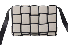 画像をギャラリービューアに読み込む, 極美品 BOTTEGA VENETA ボッテガヴェネタ パデッドカセット ナチュラル ショルダーバッグ アイボリー キャンバス レザー 中古 4b000492