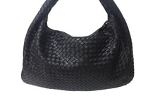 画像をギャラリービューアに読み込む, BOTTEGA VENETA ボッテガヴェネタ イントレチャート ホーボー ワンショルダーバッグ 115654 レザー ブラック ゴールド金具 美品 中古 4b000505