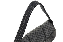 画像をギャラリービューアに読み込む, 極美品 CELINE セリーヌ ワンショルダーバッグ CE00/34 マカダム柄 ブラック グレー キャンバス レザー シルバー金具 総柄 中古 4b000821