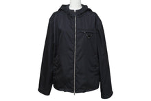 画像をギャラリービューアに読み込む, PRADA プラダ ナイロンジャケット トライアングルロゴ フード付き ナイロン ブラック シルバー金具 サイズ46 美品 中古 4b000937