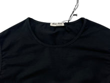 画像をギャラリービューアに読み込む, MIUMIU ミュウミュウ クロップド トップス タンクトップ ノースリーブ MJT638 サイズXS ボーダー ロゴ ブラック 美品 中古 4b000941