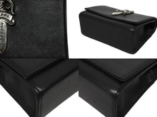 Load image into Gallery viewer, 極美品 CHROME HEARTS クロムハーツ エクストララージダガー装飾 クラッチバッグ ダガージップ レザー シルバー925 シルバー金具 中古 4b010003