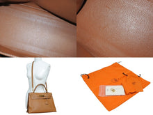 Load image into Gallery viewer, 極美品 HERMES エルメス ケリー32 外縫い ゴールド □H刻印 ゴールド金具 トリヨンクレマンス ハンドバッグ 2WAY 中古 4b010171