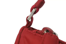 画像をギャラリービューアに読み込む, PRADA プラダ アクセサリーポーチ トライアングルロゴ 三角ロゴプレート ナイロン レッド シルバー金具 美品 中古 4b001233