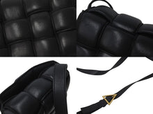画像をギャラリービューアに読み込む, BOTTEGAVENETA ボッテガヴェネタ パデッドカセット ショルダーバッグ 591970VCQR18425 ブラック ラムスキン 美品 中古 4b001239