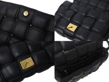 画像をギャラリービューアに読み込む, BOTTEGAVENETA ボッテガヴェネタ パデッドカセット ショルダーバッグ 591970VCQR18425 ブラック ラムスキン 美品 中古 4b001239