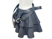 画像をギャラリービューアに読み込む, 極美品 LOEWE ロエベ ベルテッド ミニスカート S359Y08X91 サイズ34 ベルト エンボス加工 ベルト付属 ブラック 中古 4b001284