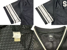 Load image into Gallery viewer, STUSSY ステューシー メッシュ 半袖 ゲームシャツ サイズXL ブラック ホワイト ロゴプリント 美品 中古 4b001628
