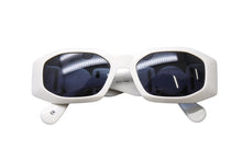 Load image into Gallery viewer, GIANNI VERSACE ジャンニヴェルサーチ サングラス アイウェア 414/B メデューサ ホワイト シルバー 美品 中古 4b001677