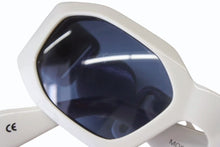 Load image into Gallery viewer, GIANNI VERSACE ジャンニヴェルサーチ サングラス アイウェア 414/B メデューサ ホワイト シルバー 美品 中古 4b001677