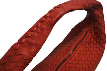 画像をギャラリービューアに読み込む, BOTTEGA VENETA ボッテガヴェネタ イントレチャート ホーボー ワンショルダーバッグ 115653 レザー レッド 美品 中古 4b002267