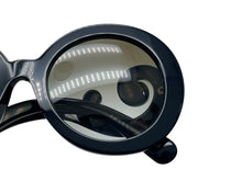 画像をギャラリービューアに読み込む, 極美品 PRADA プラダ デザインフレーム サングラス ミニマル バロックシリーズ SPR27N ブラック サイズ55◻︎22 135 中古 4b002392