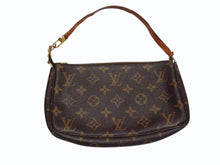 画像をギャラリービューアに読み込む, [USED/中古]LOUIS VUITTON ルイ・ヴィトン アクセサリーポーチ M51980 ポシェット アクセソワール ブラウン PVC レザー ゴールド金具 Cランク 中古 4b002394