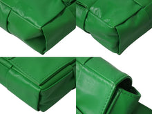画像をギャラリービューアに読み込む, 極美品 BOTTEGAVENETA ボッテガヴェネタ イントレチャート カセット ボディバッグ 651053 グリーン カーフスキン シルバー金具 中古 4b002657