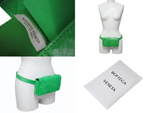 画像をギャラリービューアに読み込む, 極美品 BOTTEGAVENETA ボッテガヴェネタ イントレチャート カセット ボディバッグ 651053 グリーン カーフスキン シルバー金具 中古 4b002657