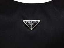 Load image into Gallery viewer, 極美品 PRADA プラダ ホーボー ハンドバッグ ワンショルダーバッグ 三角ロゴプレート MV519 ブラック ナイロン 中古 4b007728
