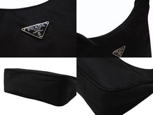 Load image into Gallery viewer, 極美品 PRADA プラダ ホーボー ハンドバッグ ワンショルダーバッグ 三角ロゴプレート MV519 ブラック ナイロン 中古 4b007728