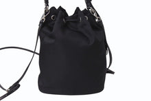 画像をギャラリービューアに読み込む, PRADA プラダ スタッズ 巾着 ショルダーバッグ 1BH038 イタリア製 ナイロン レザー ブラック レッド シルバー金具 美品 中古 4b002886