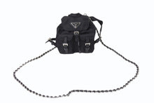 画像をギャラリービューアに読み込む, 極美品 PRADA プラダ リナイロンミニチェーンショルダーバッグ リュック型 BZ0029 ナイロン レザー ブラック 中古 4b002892