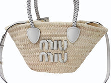 画像をギャラリービューアに読み込む, 極美品 MIUMIU ミュウミュウ かごバッグ 2WAYバッグ 5BG273 ラフィア レザー ロゴパッチ ベージュ ホワイト ゴールド金具 中古 4b003240