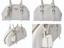 画像をギャラリービューアに読み込む, PRADA プラダ ハンドバッグ トライアングル ロゴ バッグ ホワイト サフィアーノレザー シルバー金具 美品 中古 4b003396