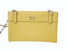 画像をギャラリービューアに読み込む, PRADA プラダ チェーンショルダーバッグ サフィアーノレザー ターンロック イエロー ロゴ金具 シルバー金具 美品 中古 4b003420
