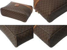 Load image into Gallery viewer, CELINE セリーヌ マカダム柄 ハンドバッグ バニティバック 化粧ポーチ PVC レザー DM95 ブラウン ゴールド金具 美品 中古 4b003433