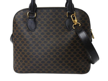 Load image into Gallery viewer, 極美品 CELINE セリーヌ ハンドバッグ ショルダーバッグ 2way マカダム柄 フィービー期 DM99/1 PVC レザーブラック ブラウン ゴールド金具 中古 4b003434